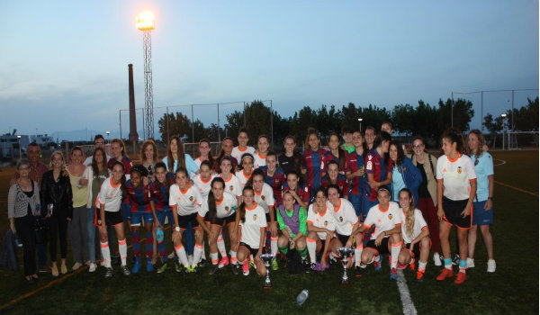L'esport femení triomfa amb el derbi valencià de futbol a Alfara del Patriarca